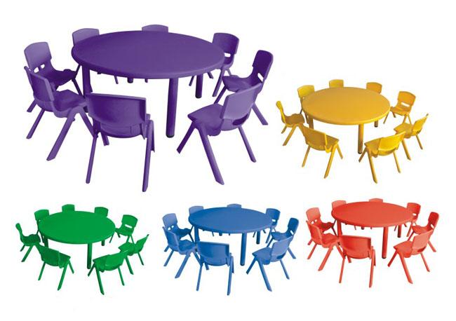ゴムが付いている幼稚園の教室のための多彩な円形の幼稚園のプラスチック子供のテーブルの家具は学習を応援します